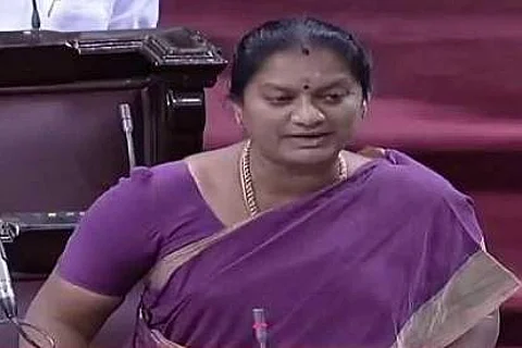 RK Nagar bypoll: Sasikala Pushpa meets EC, demands disqualification of T T V Dinakaran