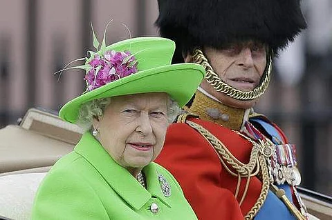 Queen Elizabeth II set for 8 percent pay rise