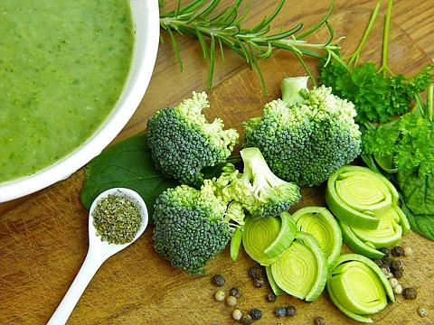 How gut bacteria, broccoli can help keep bowel cancer away