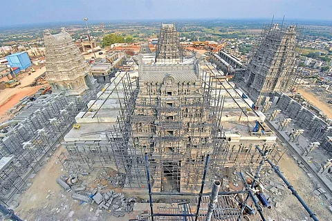 Leaving no stone unturned to reconstruct Yadagirigutta temple