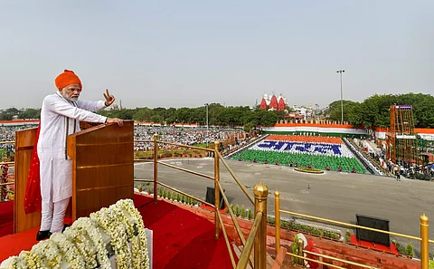 Prime Minister Narendra Modi addresses the nation from the ramparts of the historic Red Fort on the 72nd Independence Day in New Delhi. (Photo | PTI)