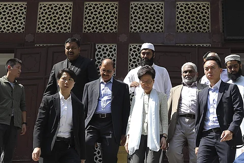 Hong Kong leaders apologise after water cannon sprays mosque entrance