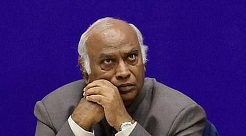 Senior Congress leader Mallikarjun Kharge (Photo | PTI)