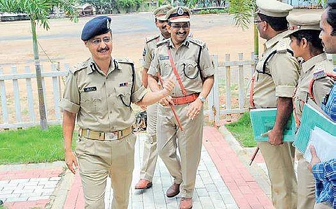 South Coastal Zone Guntur Range IGP inspects model police station of Nagarampalem