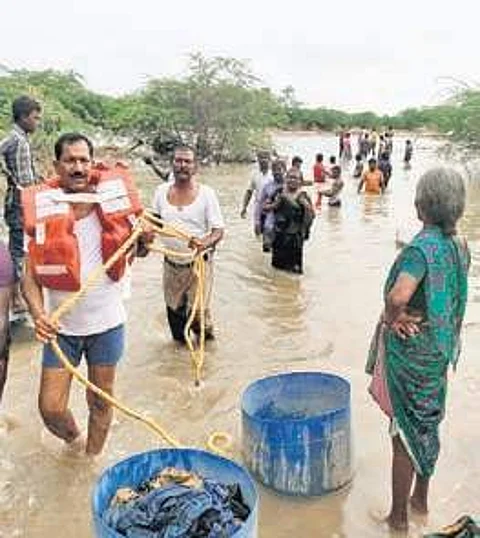 AP State Disaster Response and Fire Services personnel rescue washermen