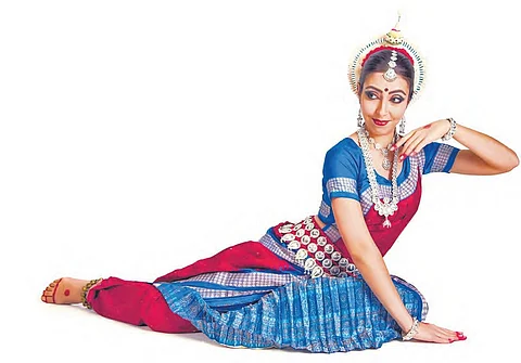 From mudras to a message