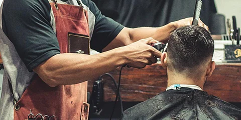 Medico turns barber during lockdown at Kozhikode MCH, around 100 medicos and doctors get trendy haircut