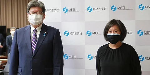 US Trade Representative Katherine Tai, right, poses for a photo with her counterpart Koichi Hagiuda prior to their meeting in Tokyo. (Photo | AP)