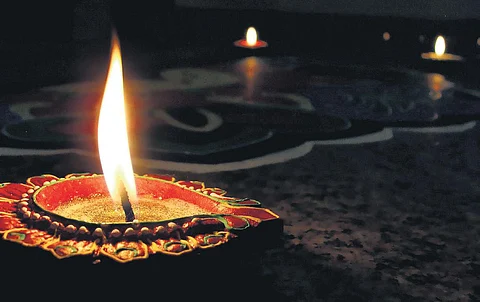 Potters a happy lot this Diwali as diyas in demand to send political signals in poll-bound UP