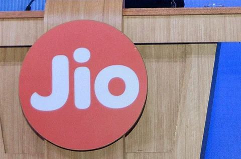 Reliance Jio leads 5G spectrum auction with Rs 88,078 crore: IT minister