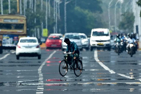 It was the first time Chennai's day time temperature breached the 40-degree mark this summer. (Photo | Ashwin Prasath, EPS)