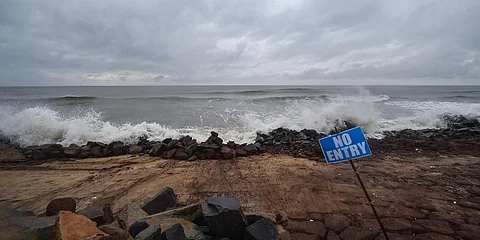 Rough sea in the Bay of Bengal ahead of Cyclone 'Yaas' landfall, at Digha in East Midnapore district. (Photo | PTI)