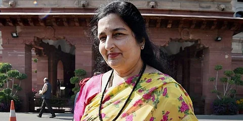 Singer Anuradha Paudwal donates over 200 hearing aids