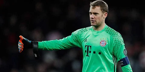 Bayern Munich wait on Manuel Neuer after ankle injury