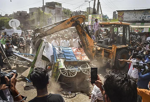 Demolition drive in Delhi's Jamia Nagar causes traffic jam