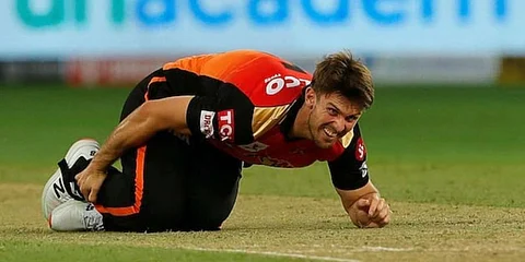 Mitchell Marsh returns to Australia to treat hamstring tear 