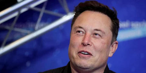 Elon Musk advises Jeff Bezos to party less, work more