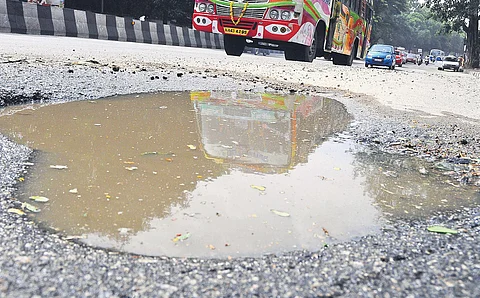 Man suffers spinal injury after bus hits pothole in Karnataka's Dakshina Kannada 