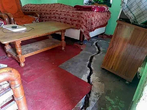 There are a total of 4,500 buildings in Joshimath and more than 600 of them have developed huge cracks, making them unfit for habitation. (Photo | PTI)