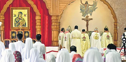 Ash Wednesday: Church opts for eco-friendly hundials made of palmyra leaves