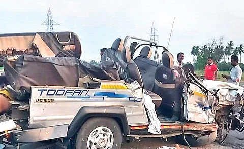 Seven dead in MUV-truck collision in Kadapa