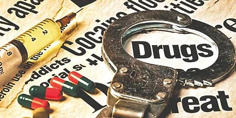 Seven held for smuggling 1kg amphetamine