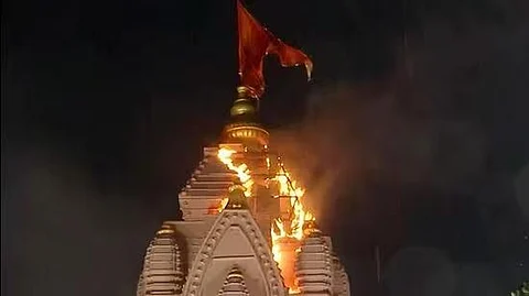 Fore erupts at Ganesh pandal in Dehradun, a replica of Ujjain’s famous Mahakaleshwar Temple. (ANI)