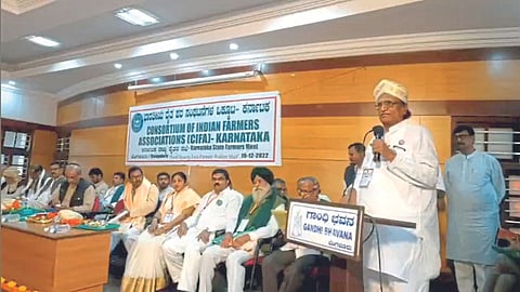 Anti Farmer Law : शेती आणि शेतकरीविरोधी कायदे रद्द करावेत