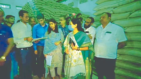 FCI Warehouse : भारतीय अन्न महामंडळाचा कारभार चव्हाट्यावर