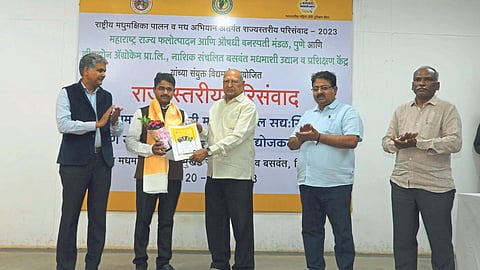 Beekeeping Business : मधमाश्याच नसल्यास अन्नसुरक्षेचा धोका