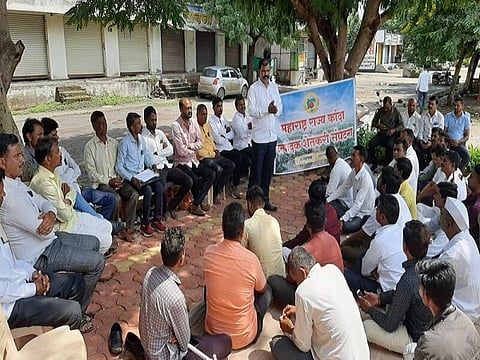 onion farmer meeting