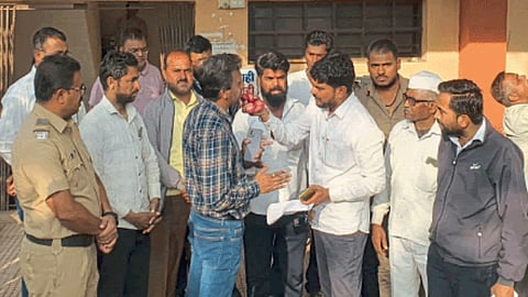 Onion Market : कांदा उत्पादकांचा ‘नाफेड’वर धडक मोर्चा