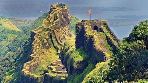 Maharashtra 11 Forts