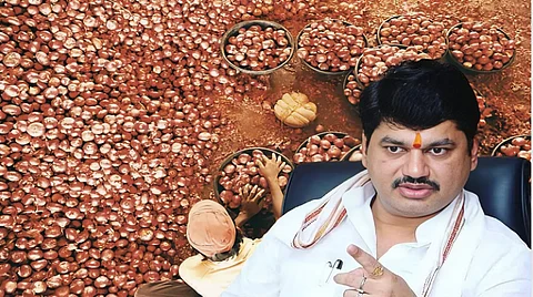 Dhananjay Munde On Onion Scam