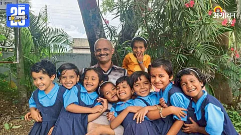 Teacher Tarish Attar and their Students