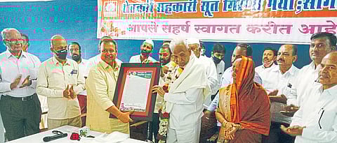 आबासाहेब वीर यांच्या नावाचा पुरस्कार नम्रतेने स्वीकारतो : गणपतराव देशमुख