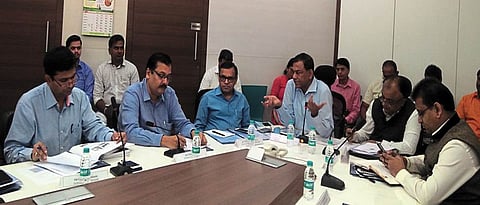 ई - नाम आढावा बैठक