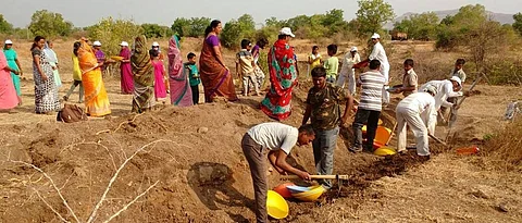 वेळूकरांनी एकजुटीने दूर केली पाणीटंचाई
