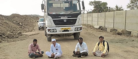 How to get to the farm near Samrudhi Highway?