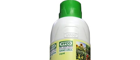 द्रवरूप नॅनो युरियाचे ‘इफ्को’ करणारा उत्पादन Of liquid nano urea IFFCO product