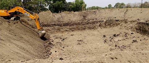 Distribution of farm lining grants to farmers in Aurangabad district