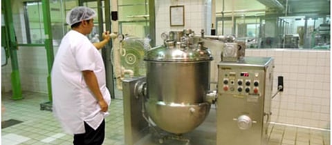 नारळापासून कल्परसासह मध, गुळ, साखर उत्पादन