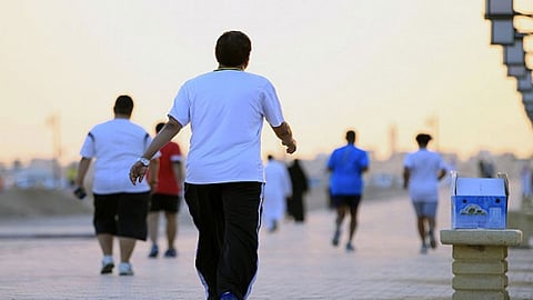 تأثير المشي لمدة عشر دقائق إضافية