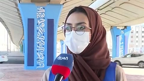 سعوديون يحولون أعمدة وجسور جدة إلى لوحات فنية