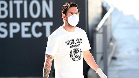 ميسي ينتصر في معركة كورونا