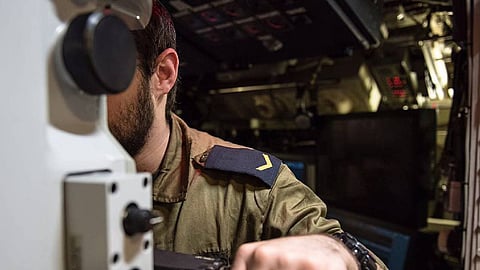 أحد أفراد وحدة الغواصات الإسرائيلية