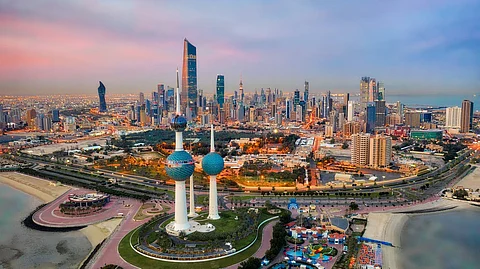 حريق في خط بترولي بالكويت