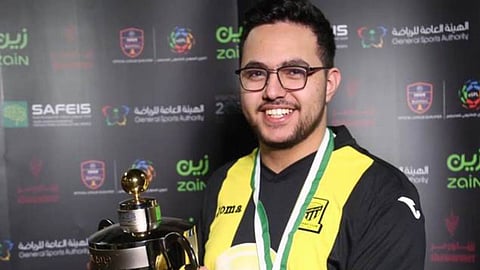 مساعد الدوسري يُهدي الاتحاد بطولة الدوري الإلكتروني
