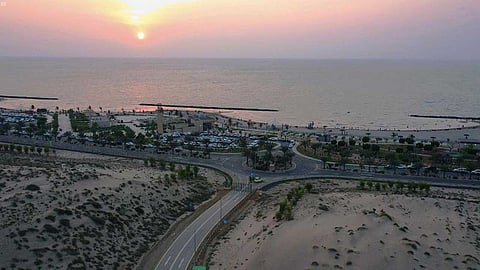 كورنيش شاطئ بيش (أرشيفية)
