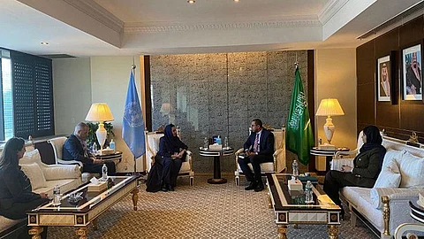 المستشار محمد العتيق يلتقي أمين منظمة التعاون الرقمي